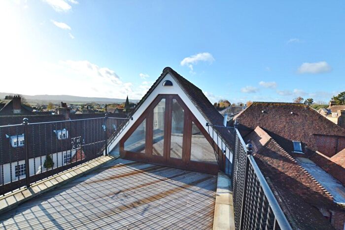 3 Bedroom Town House For Sale In Petworth West Sussex, GU28