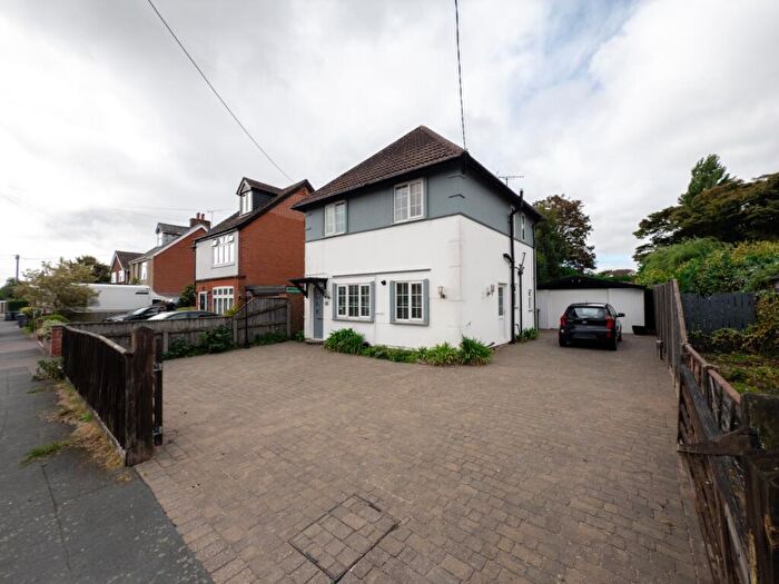 3 Bedroom Detached House For Sale In The Avenue, Trimley St. Mary, IP11
