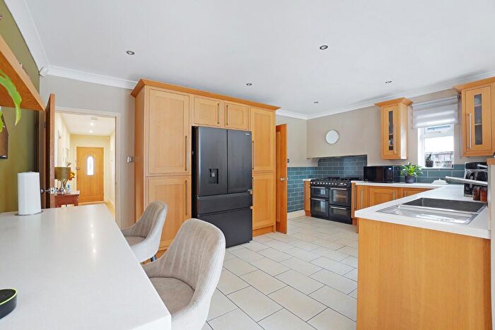 4 Bedroom Detached House For Sale In Bredhurst Road, Wigmore, ME8