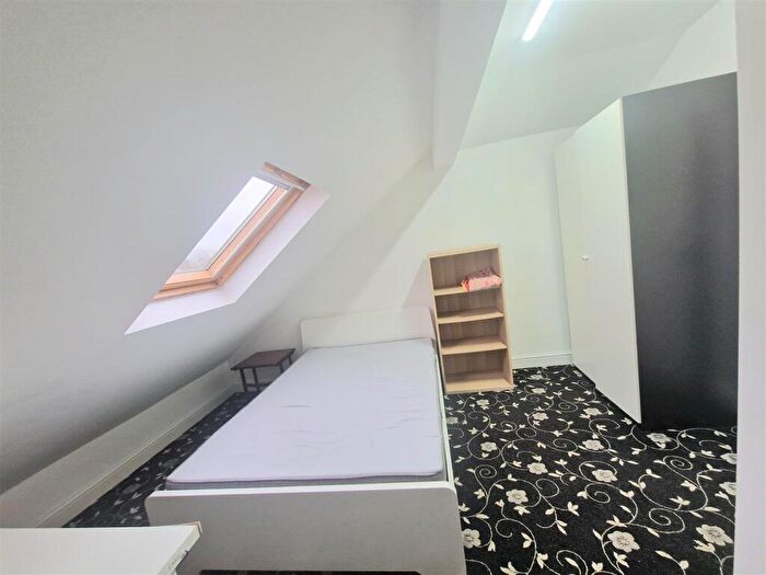 1 Bedroom Property To Rent In Charterhouse Avenue, Wembley, HA0