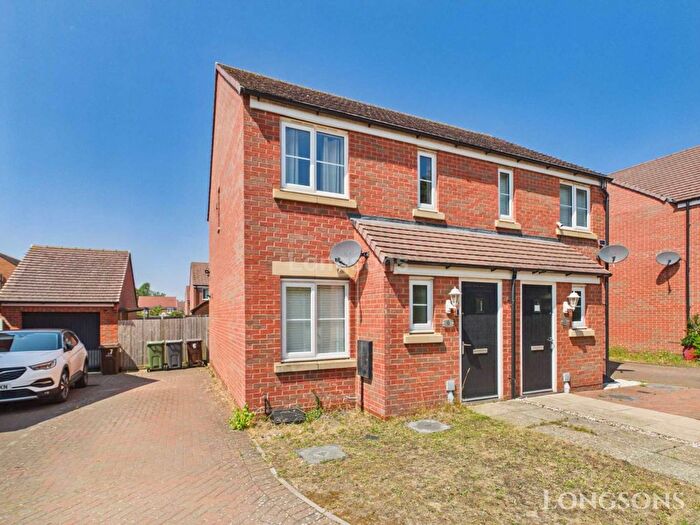 2 Bedroom Semi-Detached House For Sale In Skipper Loke, Narbourgh, PE32