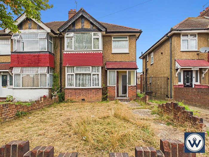 1 Bedroom Flat For Sale In Silverdale Gardens, Hayes, UB3