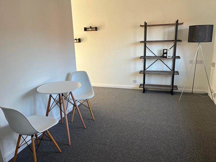 Apartment To Rent In Maple House, Vicars Court, Clipstone, NG21