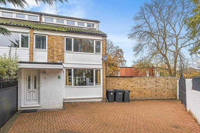 4 Bedroom Semi Detached House For Sale In Bampton Road, Forest Hill, London, SE23