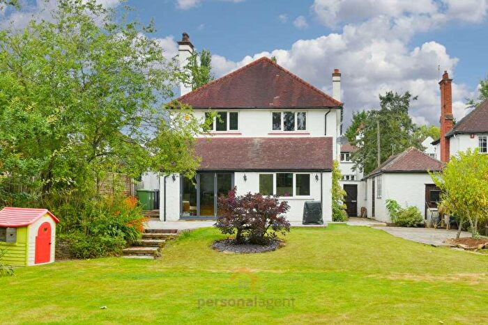 4 Bedroom Detached House To Rent In West Hill Avenue, Epsom, KT19