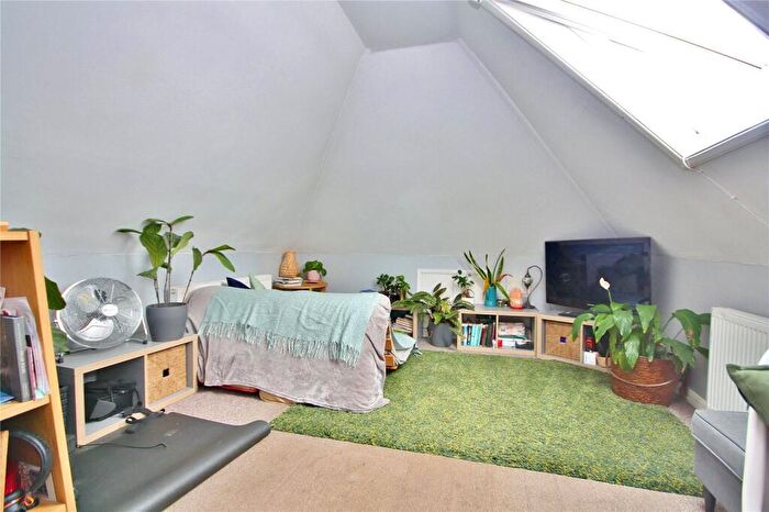 1 Bedroom Apartment To Rent In York Road, Woking, Surrey, GU22