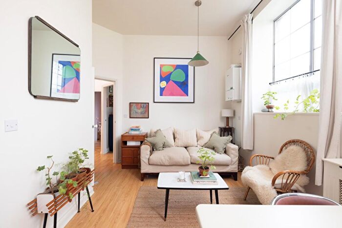 2 Bedroom Flat For Sale In Hudds Vale Road, St George, BS5