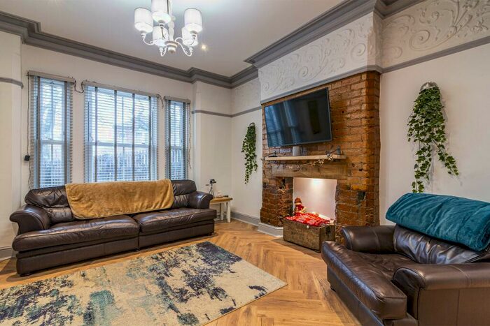 2 Bedroom Apartment To Rent In , Woodborough Road, NG3