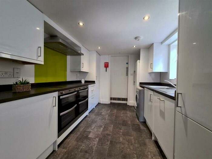 6 Bedroom House To Rent In Victoria Road, Cambridge, CB4