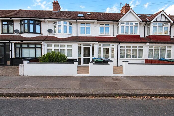 4 Bedroom Terraced House To Rent In Warlingham Road, Thornton Heath, CR7