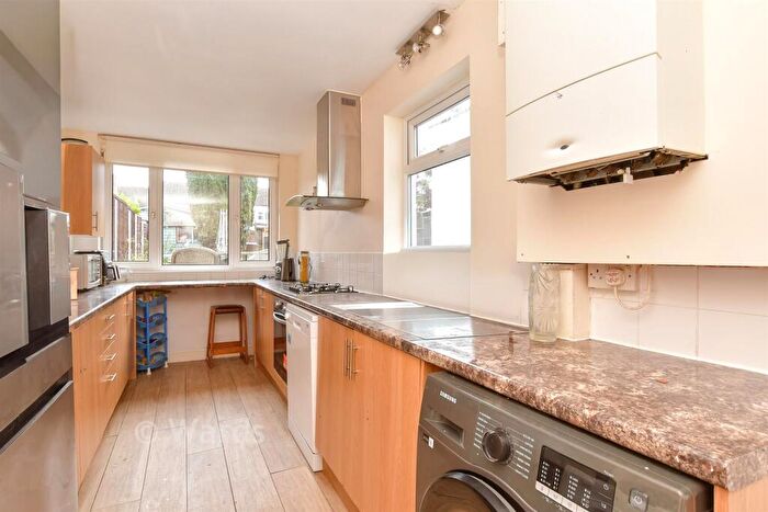 3 Bedroom Terraced House For Sale In Marlborough Road, Gillingham, Kent, ME7