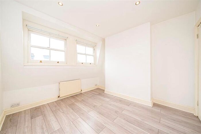 1 Bedroom Flat To Rent In Lewisham Way, New Cross, SE14