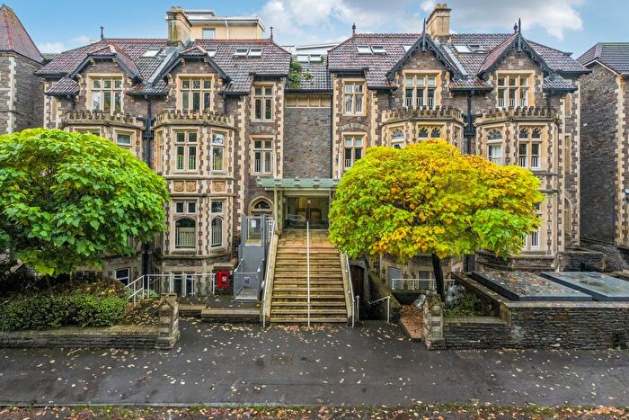 2 Bedroom Flat To Rent In Elmdale Road, Tyndalls Park, Bristol, BS8