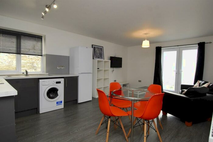 2 Bedroom Flat To Rent In Belgrave Manor Bed Apts. Plymouth, PL4