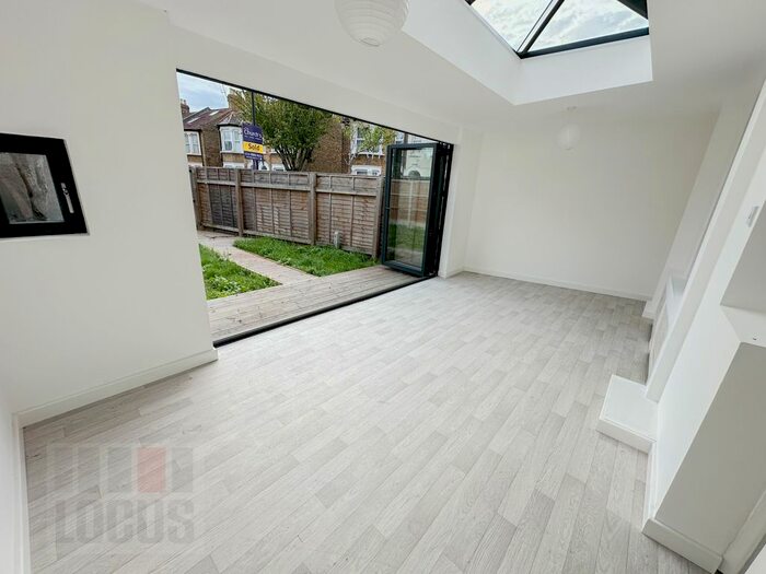 4 Bedroom Terraced House To Rent In Oakhurst Road, Enfield, EN3