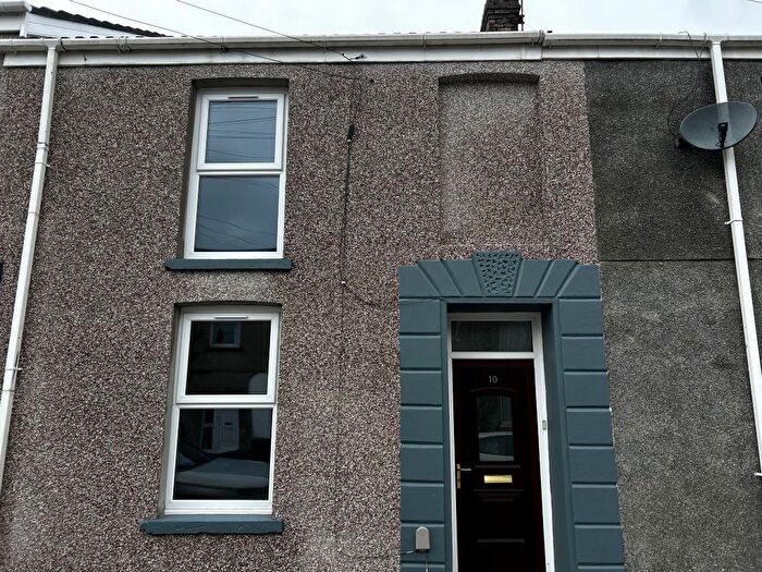 2 Bedroom Terraced House To Rent In Llanelli, Glanmor Place, SA15