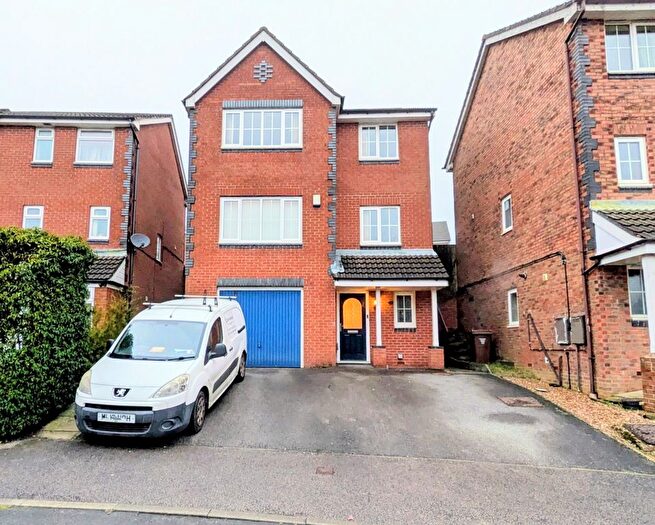 5 Bedroom Detached House For Sale In Chartwell Drive, Bradford, BD6