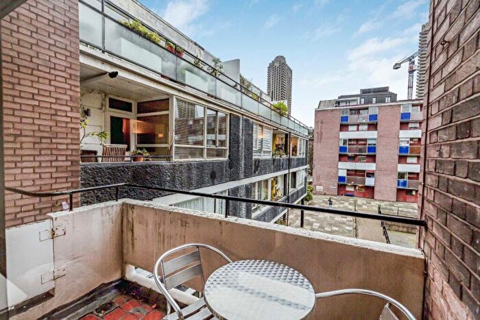 2 Bedroom Flat For Sale In Golden Lane Estate, Bayer House, EC1Y