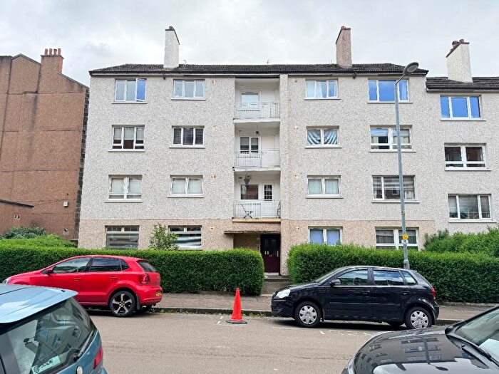 3 Bedroom Flat To Rent In Exeter Drive, Glasgow, G11