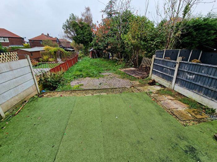 3 Bedroom Semi-Detached House For Sale In Windsor Road, Gee Cross, SK14
