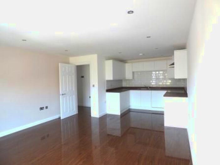 2 Bedroom Flat To Rent In Broomgrove Road, London, SW9