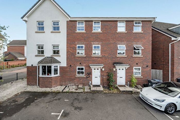 4 Bedroom Town House For Sale In Shard End Crescent, Birmingham, West Midlands, B34