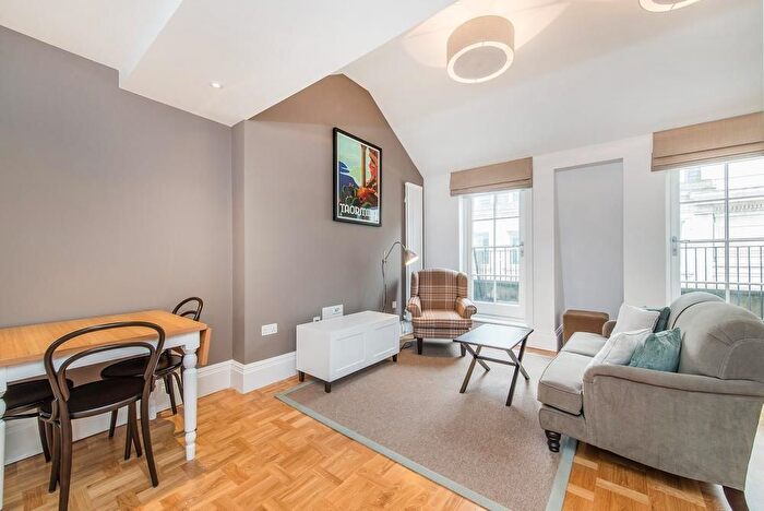 2 Bedroom Flat To Rent In Mortimer Street, Marylebone, W1W