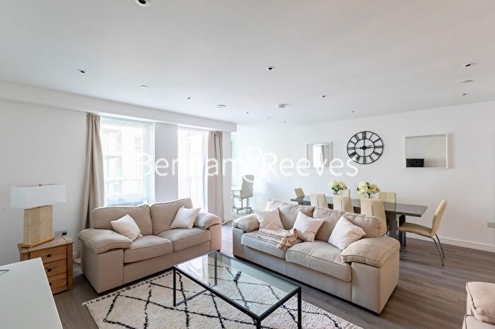 3 Bedroom Flat To Rent In Matcham House, Glenthorne Road, W6