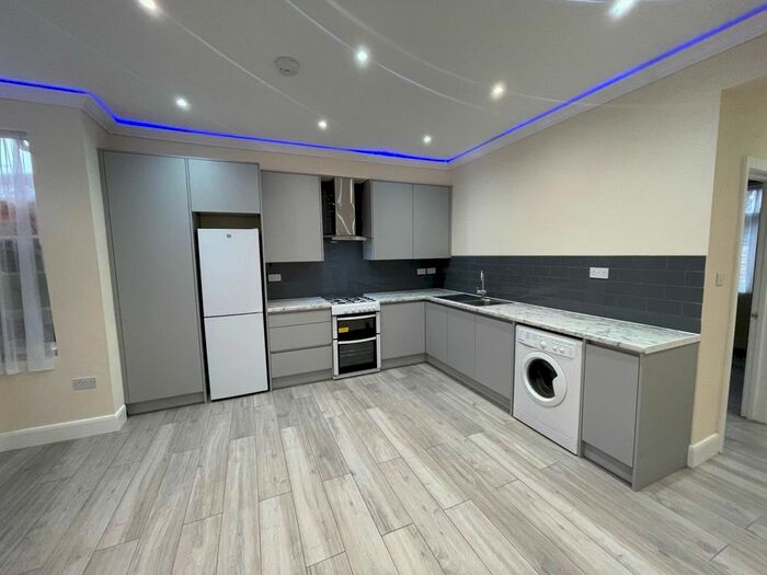 2 Bedroom Maisonette To Rent In Welldon Crescent, Harrow, Greater London, HA1