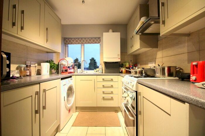2 Bedroom Flat To Rent In Sandown Close, Hounslow, TW5