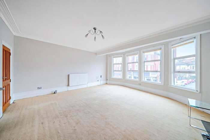 2 Bedroom Flat For Sale In Muswell Hill Broadway, London, N10