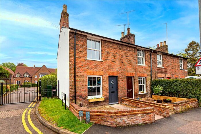 2 Bedroom End Of Terrace House To Rent In Grove Road, Harpenden, AL5