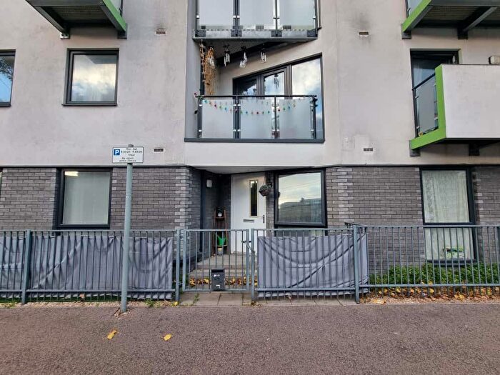 2 Bedroom Flat For Sale In - Loxford Road, Barking, IG11