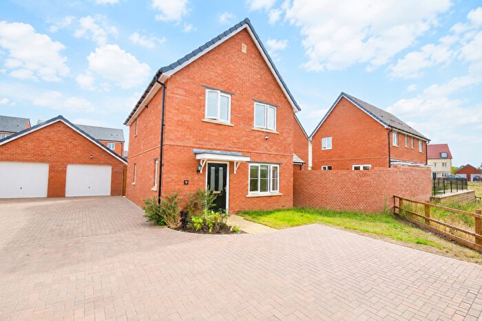 3 Bedroom Detached House To Rent In Merlin Close, Wootton, Northampton, NN4