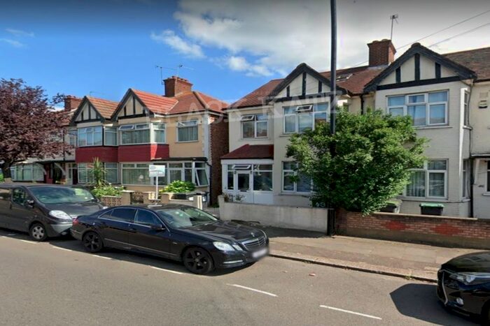 5 Bedroom Town House To Rent In Perth Road, London, N22