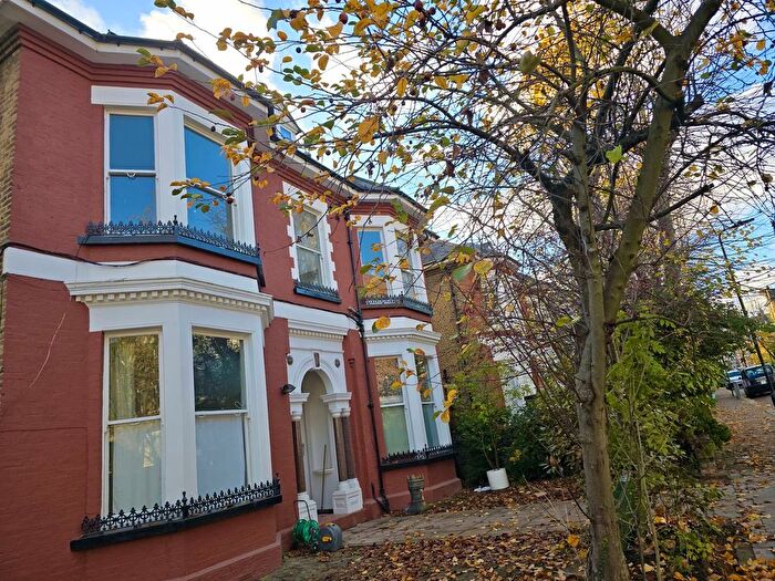 1 Bedroom Flat To Rent In Woodchurch Road, London, NW6