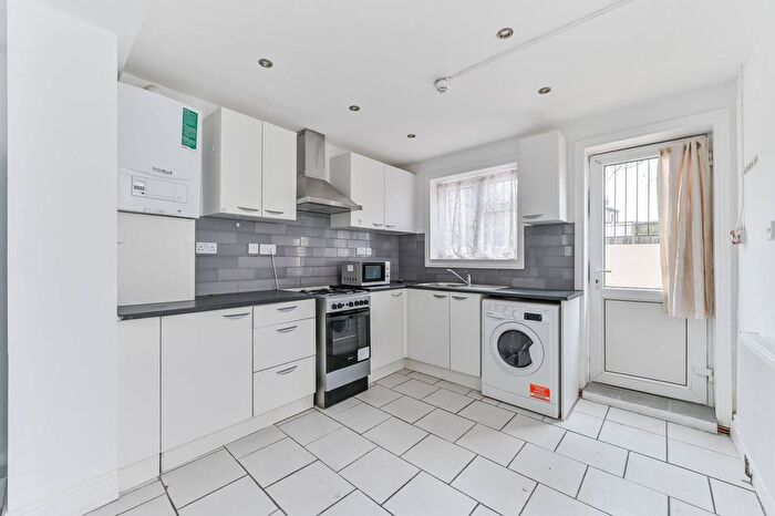 2 Bedroom Flat To Rent In Alexandra Road, Croydon, CR0
