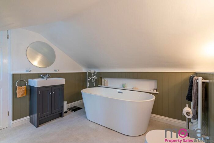 2 Bedroom Flat To Rent In Albert Road, Cheltenham, GL52