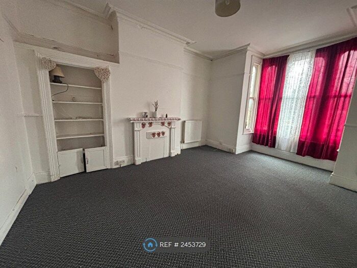 1 Bedroom Flat To Rent In Boulevard, Hull, HU3