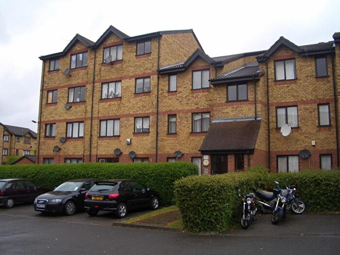 1 Bedroom Flat To Rent In Green Pond Close, E17