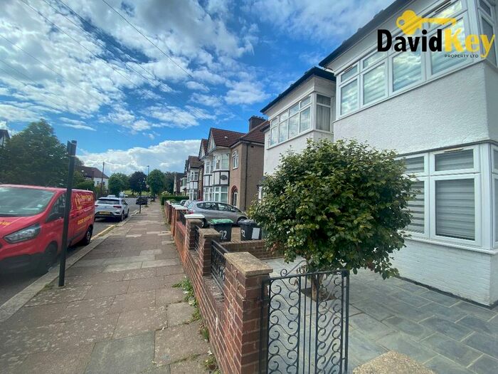 2 Bedroom Flat To Rent In Dunbar Road, London, N22