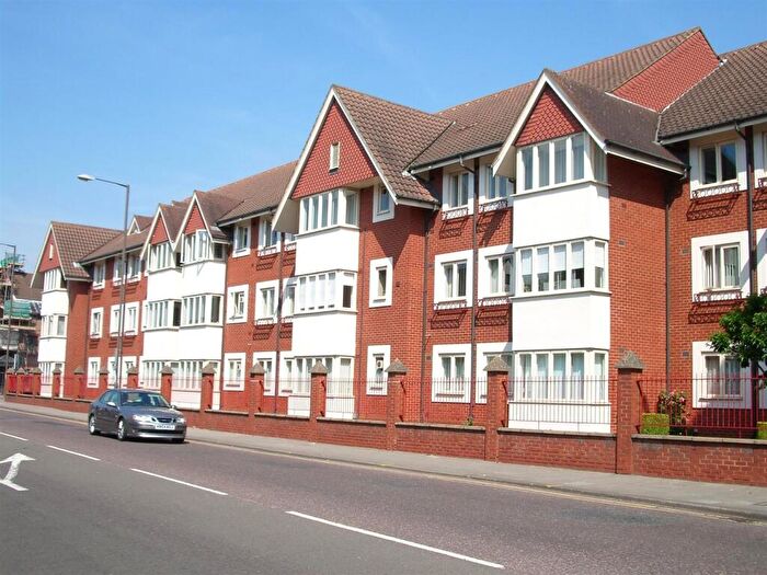 2 Bedroom Flat To Rent In Olivier Court, Union Street, Bedford, MK40