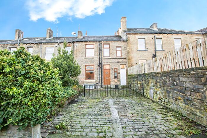 2 Bedroom Terraced House For Sale In Oak Street, Elland, HX5