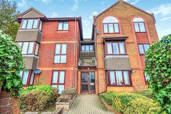 1 Bedroom Flat To Rent In Paynes Road, Southampton, Hampshire, SO15