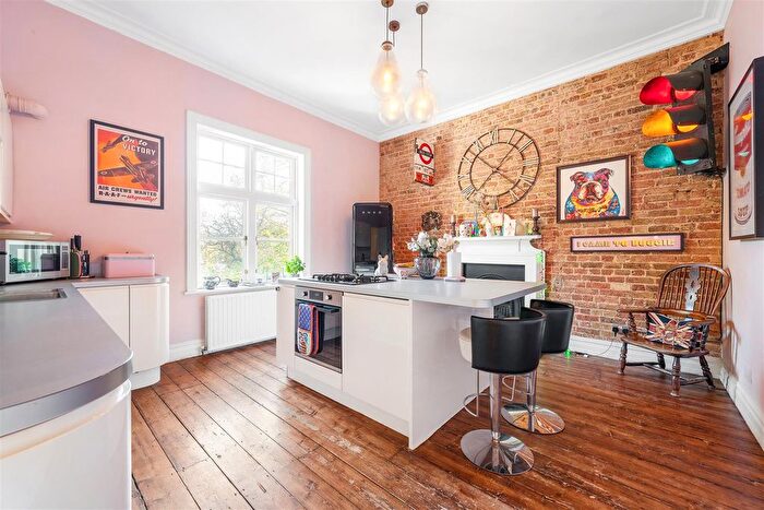 3 Bedroom Flat For Sale In Copers Cope Road, Beckenham, BR3