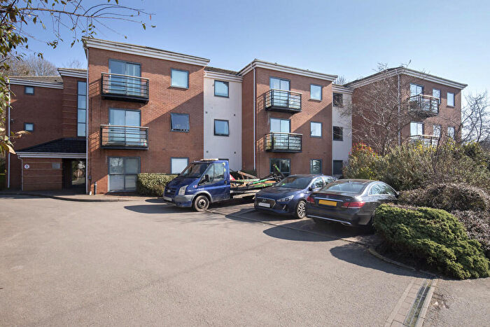 2 Bedroom Flat To Rent In New Rowley Road, Dudley, DY2