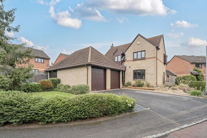 4 Bedroom Detached House For Sale In Harrison Close, Twyford, Reading, Berkshire, RG10