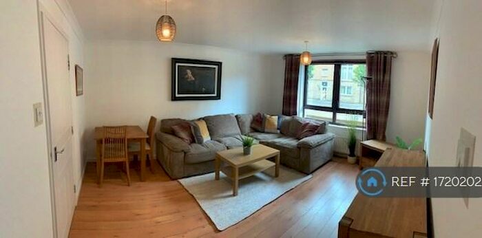 1 Bedroom Flat To Rent In Middlesex Gardens, Glasgow, G41