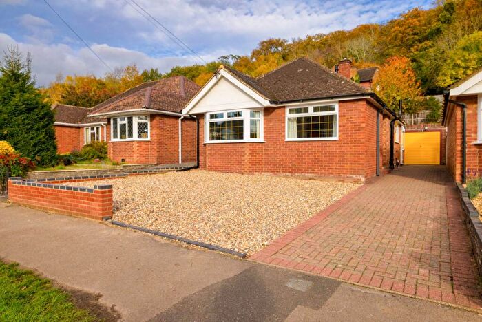 2 Bedroom Detached House For Sale In Hemdean Road, Caversham, RG4