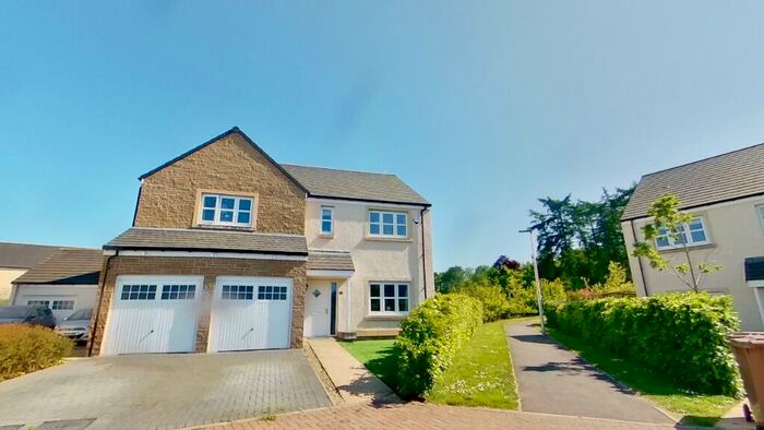 5 Bedroom Detached House To Rent In Forest Glade, East Calder, West Lothian, EH53